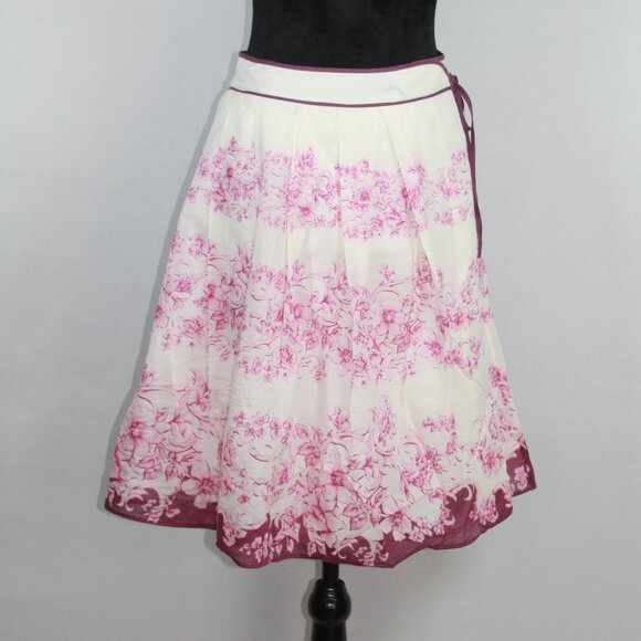 Tommy Bahama Ivory Pleated Wrap Skirt with Magenta Floral Pattern Size Small - Picture 2 of 9